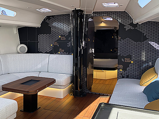 CARBON ARROW 72&prime;